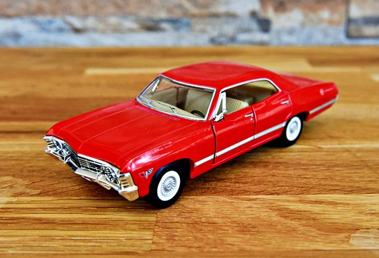 1967 Chevrolet Impala 1/36 Kinsmart - verkrijgbaar in 4 kleuren - verkoop per stuk- pull back motor - Modelauto - Schaalmodel - Model auto - Miniatuurauto - Miniatuur auto’s van Merkloos