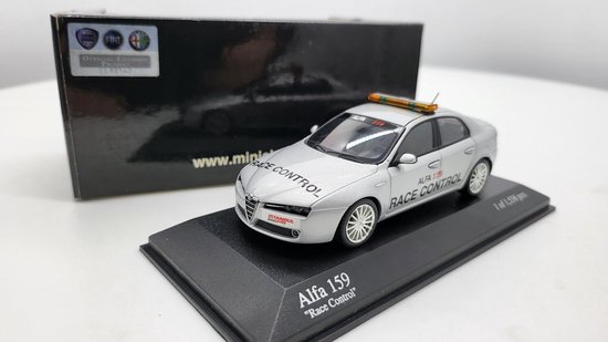Alfa Romeo 159 'Race Control' 2006 - 1:43 - Minichamps van Alfa Romeo