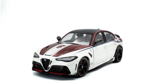 Alfa Romeo Giulia GTA 2023 - 1:18 - Solido van Solido