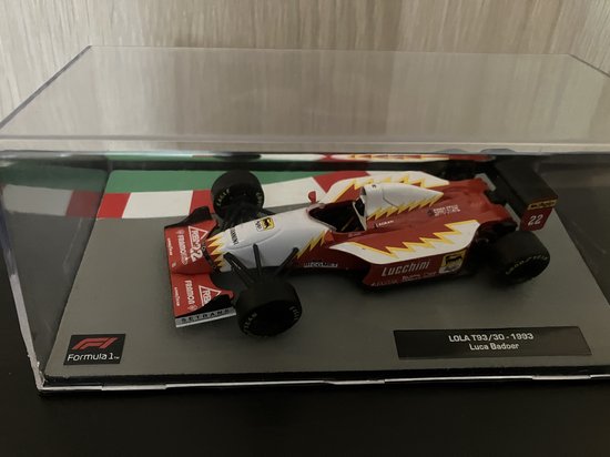 Atlas - Lola T93/30 - Luca Badoer - 1993 - 1:43 van Minichamps