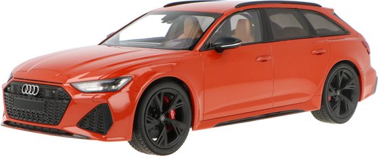 Audi RS 6 Avant 2019 - 1:18 - Minichamps van Audi