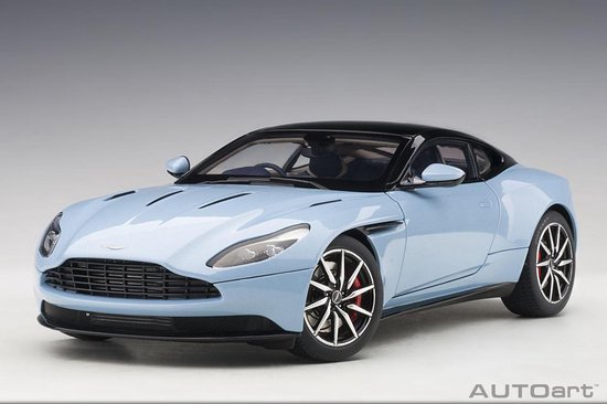 AutoArt 1/18 Aston Martin DB11 "Q Frosted Glass Blue" van AUTOart