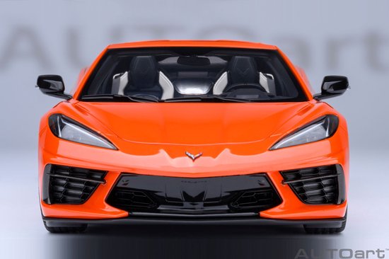 AUTOart 1/18 Chevrolet C8 Corvette Stingray Z51, Sebring Orange van AUTOart