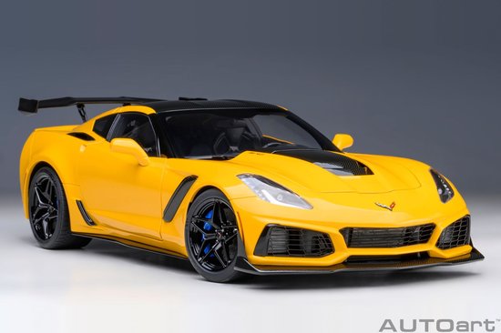 AUTOart 1/18 Chevrolet Corvette C7 ZR1, Corvette Racing Yellow Tintcoat van AUTOart