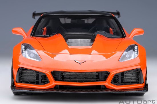 AUTOart 1/18 Chevrolet Corvette C7 ZR1, Sebring Orange Tintcoat van AUTOart