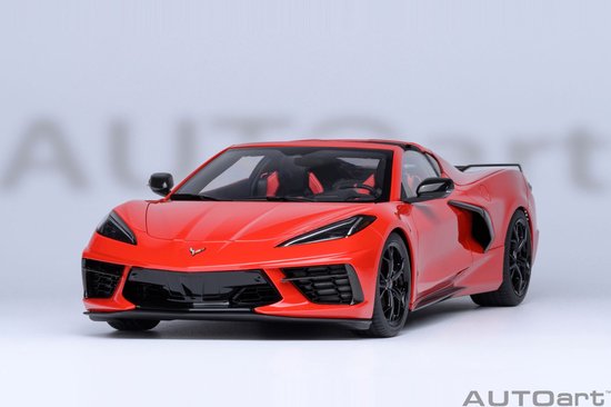 AUTOart 1/18 Chevrolet Corvette C8 Stingray Z51, Torch Red van AUTOart
