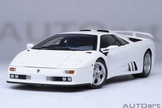 AUTOart 1/18 Lamborghini Diablo SE Jota, Impact White van AUTOart