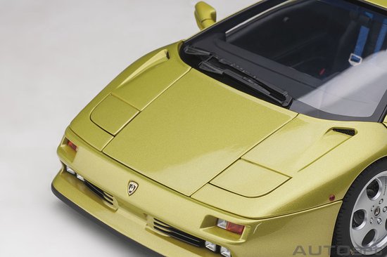 AUTOart 1/18 Lamborghini Diablo SE30, Giallo Spyder van AUTOart