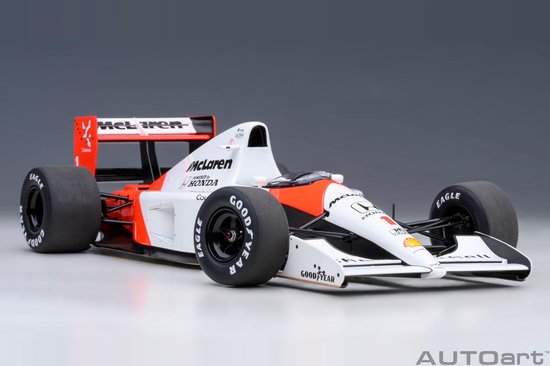 AUTOart 1/18 McLAREN HONDA MP4/6 - 1991 #1 Ayrton Senna (met McLaren logo) van Merkloos