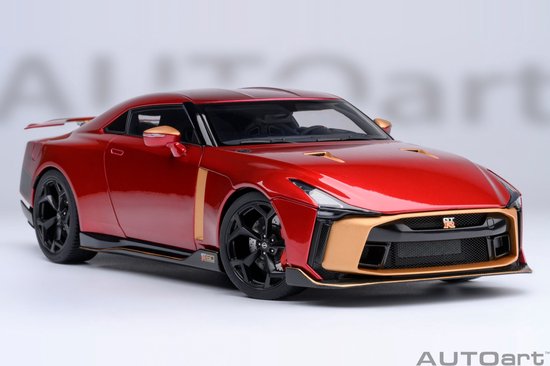 AUTOart 1/18 Nissan GT-R50 by Italdesign, metallic red / gold van AUTOart