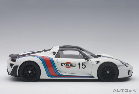 AutoArt 1/18 Porsche 918 Spyder Weissach Package - 2013 - White / Martini Livery van AUTOart