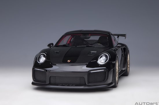 AUTOart 1/18 Porsche 991.2 GT2 RS Weissach Package, Black van AUTOart