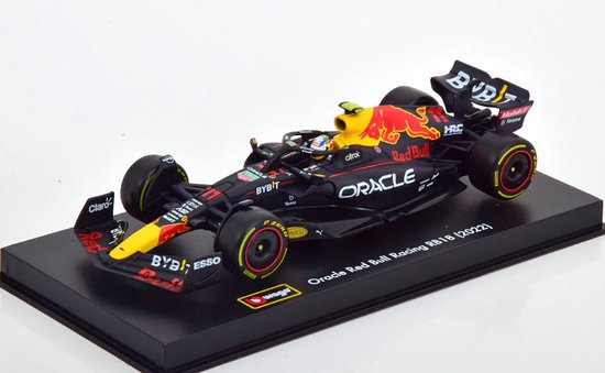 Bburago Red Bull F1 RB18 #11 Sergio Perez Formule 1 seizoen 2022 in luxe bewaarcase met helm modelauto schaalmodel 1:43 van Bburago