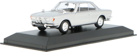 BMW 2000 CS 1967 - 1:43 - MaXichamps van BMW