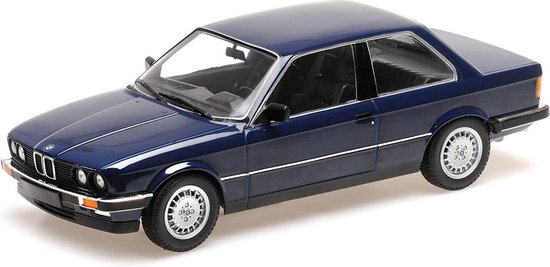 BMW 323i 1982 - 1:18 - Minichamps van Minichamps