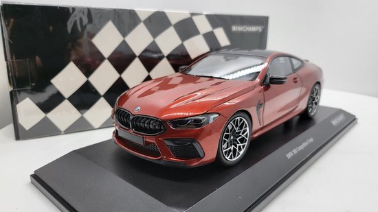 BMW M8 Competition Coupé 2020 - 1:18 - Minichamps van BMW