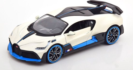 Bugatti Divo 2018 Wit Metallic 1-24 Maisto van Maisto