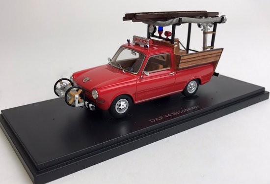 DAF 44 Brandweer AutoCult Modelauto 1:43 1971 12015 Schaalmodel van DAF