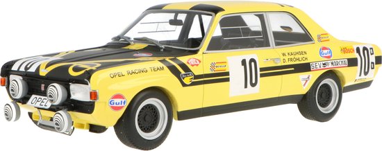De 1:18 Diecast Modelcar van de Opel Commodore A #10 van de 24H Spa 1970.De rijders waren Kauhsen en Frohlich.De fabrikant van het schaalmodel is Minichamps.Dit model is alleen online beschikbaar. van Minichamps