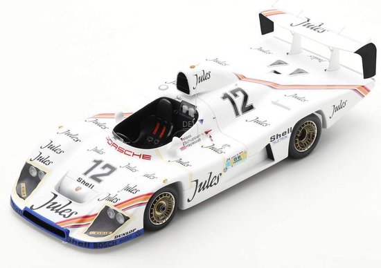 De 1:18 Diecast Modelcar van de Porsche 936/81 #12 van de 24H LeMans van 1981. De rijders waren J. Mass . V. Schuppan en H. Haywood. De fabrikant van het schaalmodel is Spark. Dit model is alleen online beschikbaar van Spark
