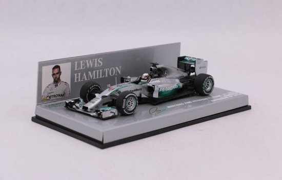 De 1:43 Diecast modelauto van de Mercedes AMG Petronas F1 Team W05 #44 van de GP van Australië van 2014. De coureur was Lewis Hamilton.De fabrikant van het schaalmodel is Minichamps. van Minichamps