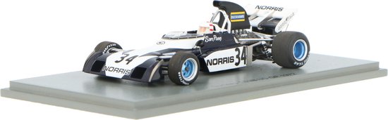De 1:43 Diecast modelauto van de Surtees TS9B #34 van de USA GP van 1972. De bestuurder was S. Posey. De fabrikant van het schaalmodel is Spark.Dit model is alleen online beschikbaar. van Spark