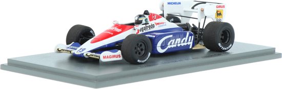 De 1:43 Diecast modelauto van de Toleman TG184 #19 van de Italiaanse GP van 1984. De coureur was S. Johansson. De fabrikant van het schaalmodel is Spark.Dit model is alleen online beschikbaar. van Spark