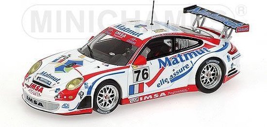 De 1:43 Diecast Modelcar van de Porsche 911 GT3 RSR , Team IMSA Perfprmance Matmut # 76 van de 24H LeMans 2007.De rijders waren Narac / Lietz en Long.The schaalmodel is beperkt door 1392 stuks. De fabrikant is Minichamps.Dit model is alleen online be van Minichamps