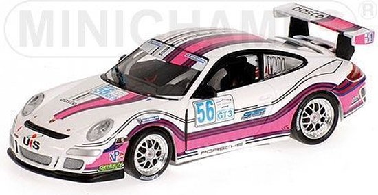 De 1:43 Diecast Modelcar van de Porsche 911 GT3, Team Snow Racing #56 van de IMSA GT3 Challenge Sebring 2008.De coureur was Melanie Snow.This scalemodel is beperkt tot 672 stuks. De fabrikant is Minichamps.Dit model is alleen online beschikbaar van Minichamps