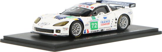 De 1:43 gegoten modelauto van de Corvette C6.R Luc Alphand Aventures #72 van de 24H van LeMans 2009. De chauffeurs waren Alphand/Gregoire en Goueslard De fabrikant van het schaalmodel is Spark. van Spark