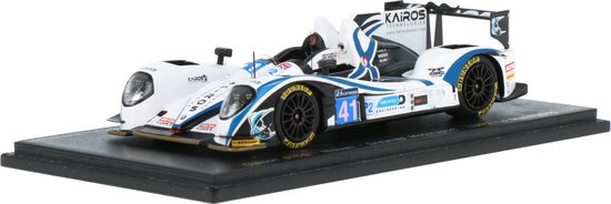 De 1:43 gegoten modelauto van de Gibson 015S Nissan Greaves Motorsport #41 van de 24H of Lemans 2015. De chauffeurs waren G. Hirsch / G. Paletou en J. Lancaster. De fabrikant van het schaalmodel is Spark. van Spark
