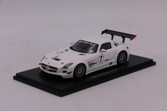 De 1:43 Gegoten Modelauto van de Mercedes-Benz SLS AMG GT3 in White.De fabrikant van dit schaalmodel is Spark. van Spark