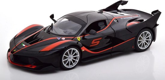 Ferrari FXX K No.5 2015 Zwart/Rood 1:18 Burago van Merkloos