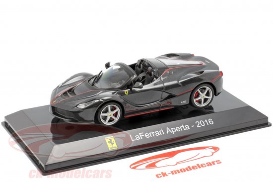 Ferrari "La Ferrari "Aperta Zwart 1-43 van BBR Models