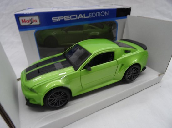 Ford Mustang Street Racer 2014 - 1:24 - Maisto van Ford