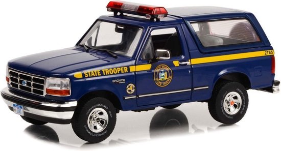 Het 1:18 Diecast-model van de Ford Bronco New York State Police Department van 1996 in Blue. De fabrikant van het schaalmodel is Greenlight.Dit model is alleen online beschikbaar van Greenlight