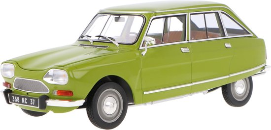 Het 1:18 gegoten model van de Citroen Ami 8 Club uit 1969 in het groen. De fabrikant van het schaalmodel is Norev. Dit model is alleen online verkrijgbaar van Norev