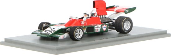Het 1:43 Diecast model van de Iso Rivolta IR #26 van de Canadese GP van 1973. De bestuurder was T. Schenker. De fabrikant van het schaalmodel is Spark.Dit model is alleen online beschikbaar van Spark