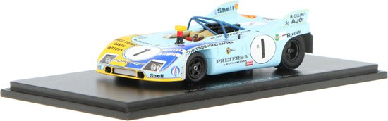 Het 1:43 Diecast-model van de Porsche 908/3 Spider #1 Winnaar van de 9H Kyalami van 1973. De coureurs waren H. Muller en R. Jost. De fabrikant van het schaalmodel is Spark.Dit model is alleen online beschikbaar van Spark