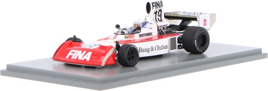 Het 1:43 gegoten model van de Surtees TS16 #19 van de Duitse GP van 1974. De rijder was J. Mass. De fabrikant van het schaalmodel is Spark. Dit model is alleen online verkrijgbaar van Spark