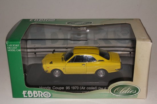 Honda Coupe 9S - 1970 - Ebbro 1:43 van Honda