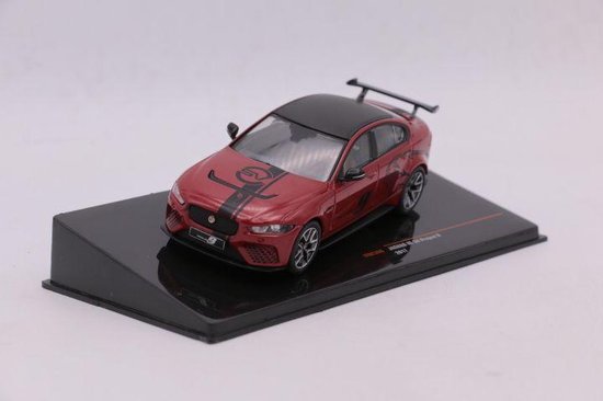 Jaguar XE SV Project 8 2017 - 1:43 - IXO Models van Jaguar