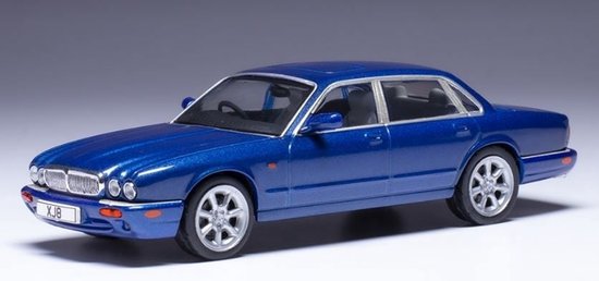 Jaguar XJ8 (X308) 1998 - 1:43 - IXO Models van Merkloos