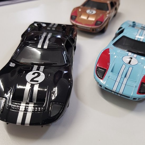 Kinsmart Ford GT40 MKII 1966 Heritage die cast schaalmodel met pullback motor 1:32 van Kinsmart