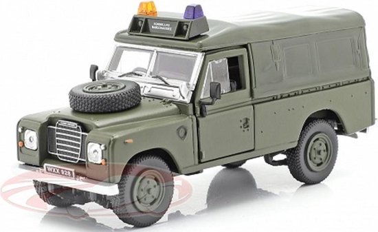 Land Rover Series III 109 Softtop Militair voertuig Groen 1:43 Cararama van Merkloos