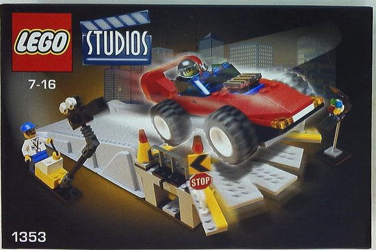 Lego Studios car stunt studio 1353 van LEGO