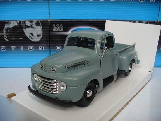 Maisto 1/25 Ford F-1 Pickup Mat Grijs 1948 van Maisto