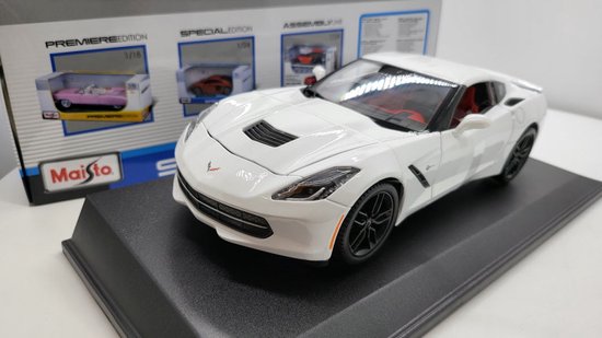 MAISTO CHEVROLET CORVETTE STINGRAY Z51 2014 schaal 1:18 van Maisto