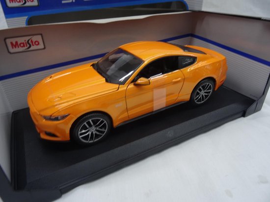Maisto - Ford Mustang GT 2015 - Oranje Schaal 1:18 van Maisto