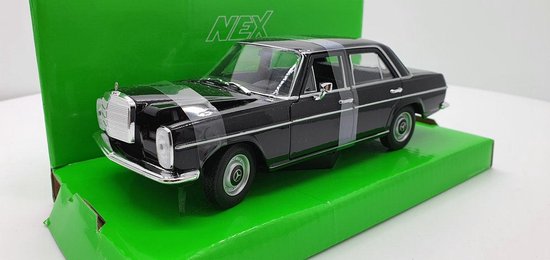 Mercedes 220 W115 Zwart 1:24 Welly van Mercedes